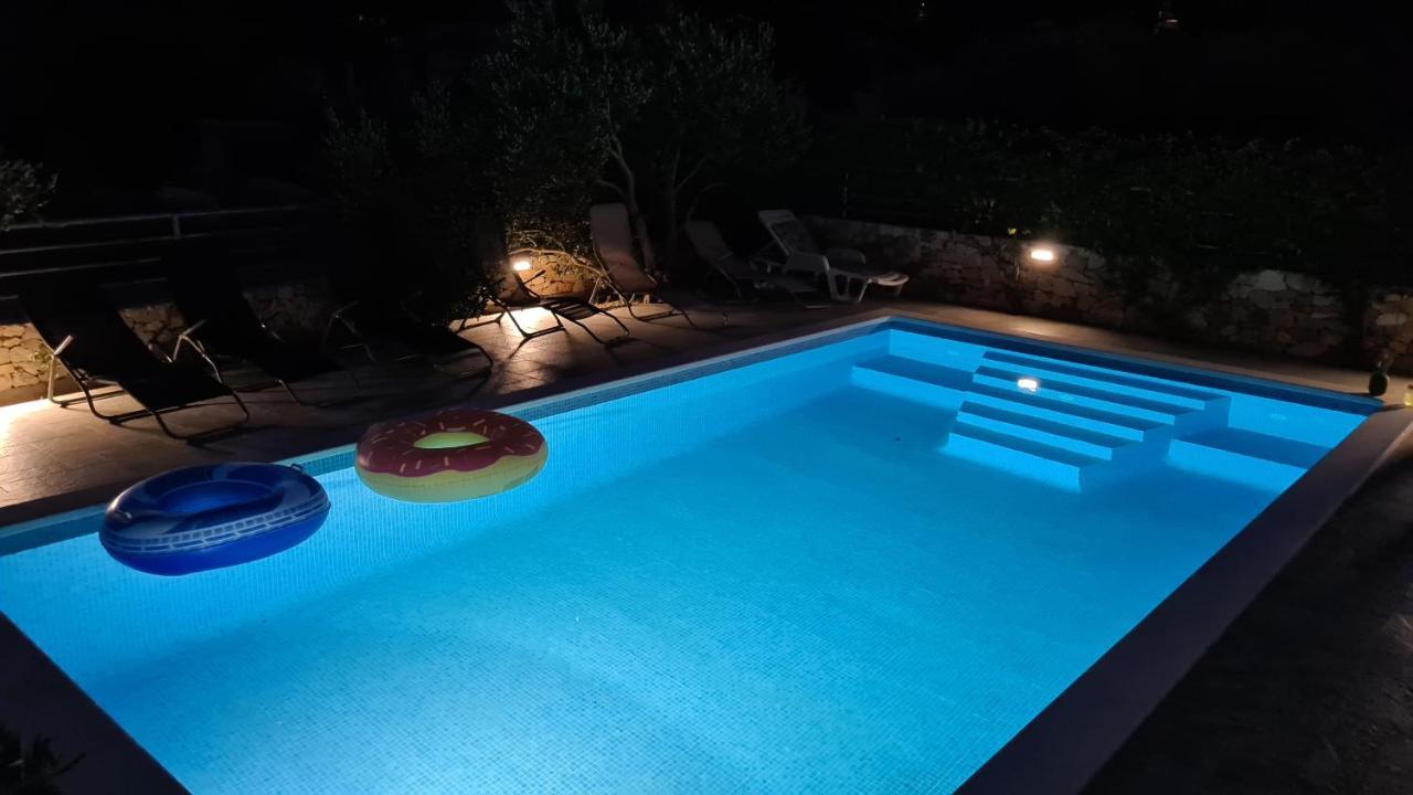 Vila Luxury Villa Ana With Private Pool And Sea View Kastela